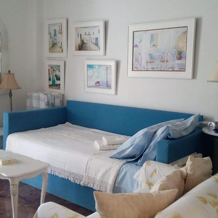 Kerry'S Cosy Apartment Vári Ngoại thất bức ảnh