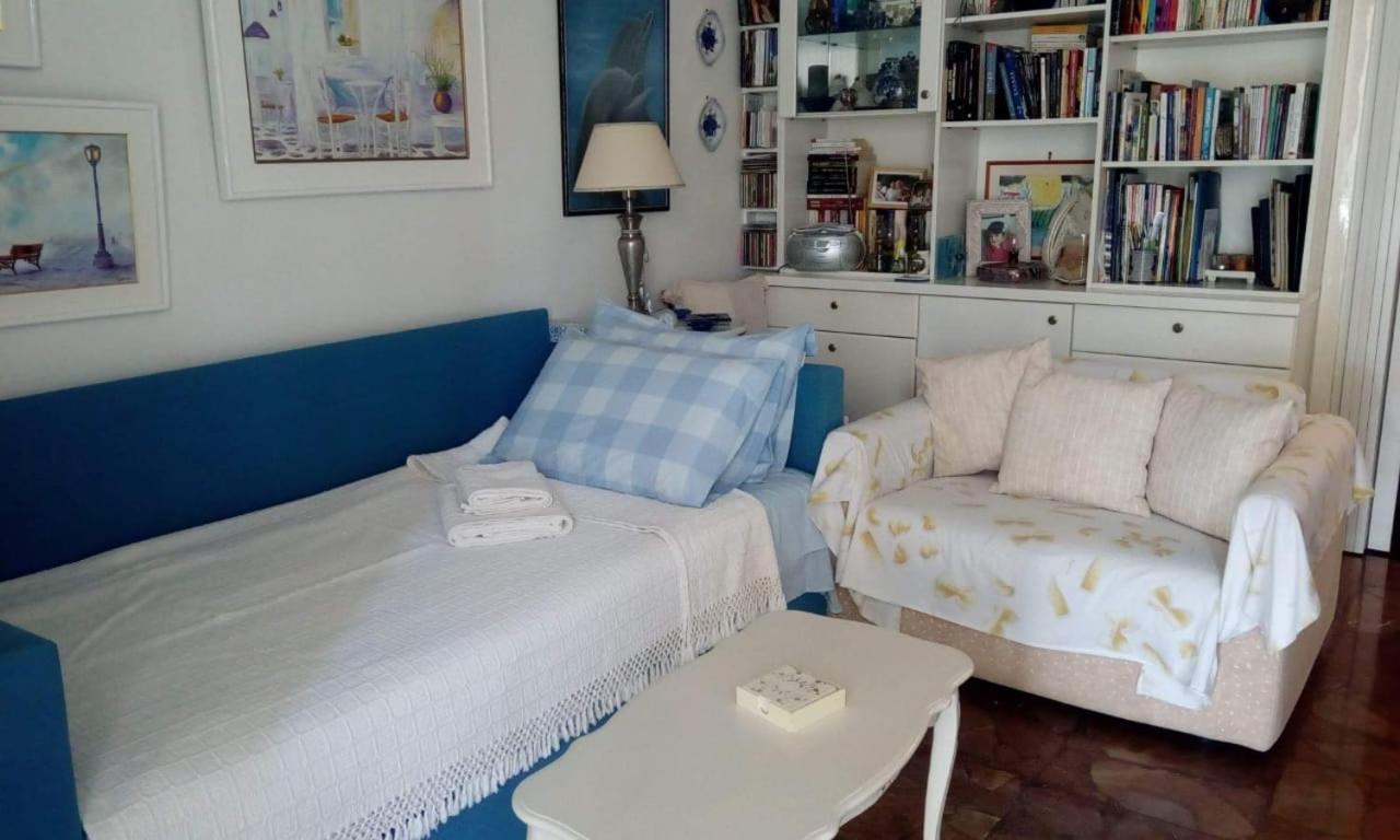 Kerry'S Cosy Apartment Vári Ngoại thất bức ảnh