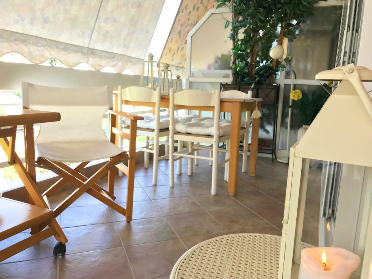 Kerry'S Cosy Apartment Vári Ngoại thất bức ảnh