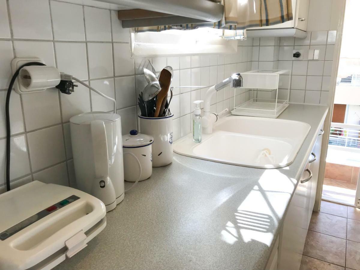 Kerry'S Cosy Apartment Vári Ngoại thất bức ảnh