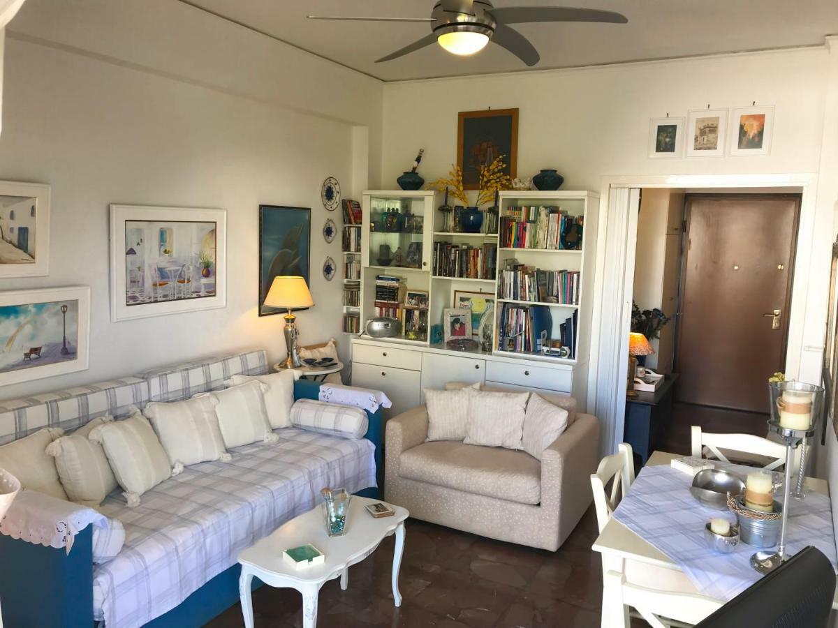Kerry'S Cosy Apartment Vári Ngoại thất bức ảnh