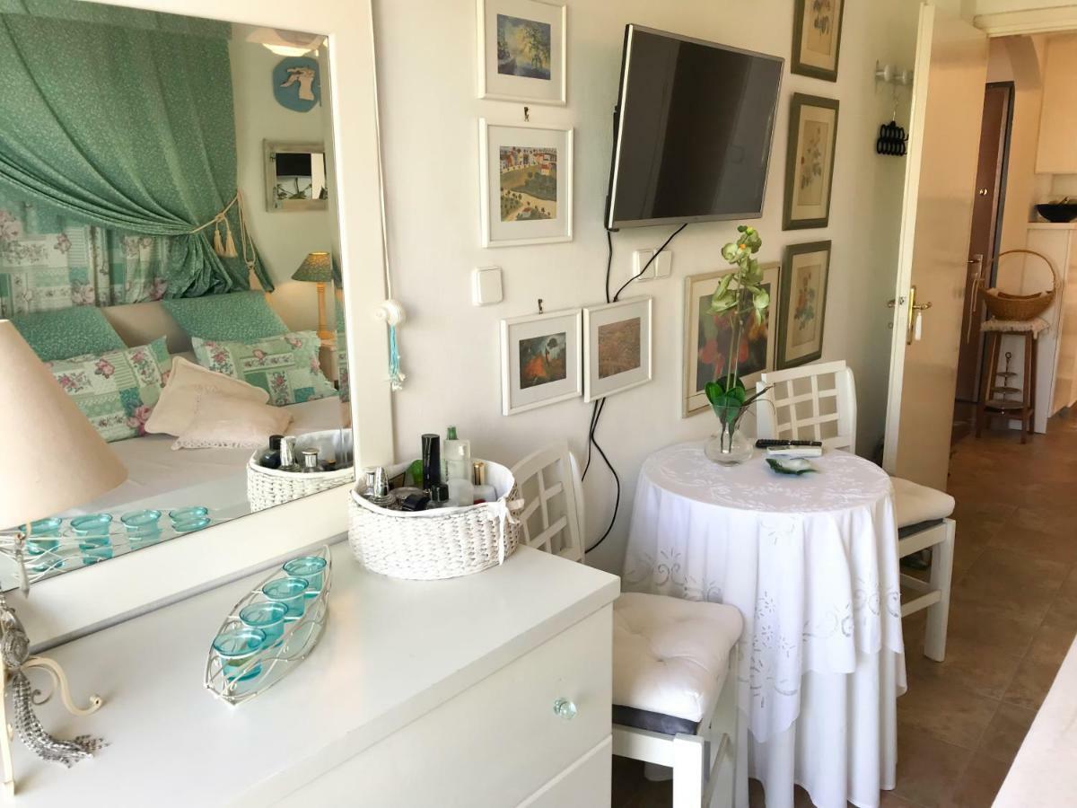 Kerry'S Cosy Apartment Vári Ngoại thất bức ảnh