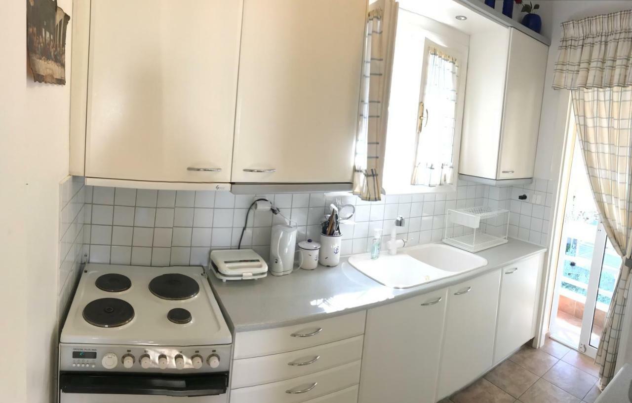 Kerry'S Cosy Apartment Vári Ngoại thất bức ảnh