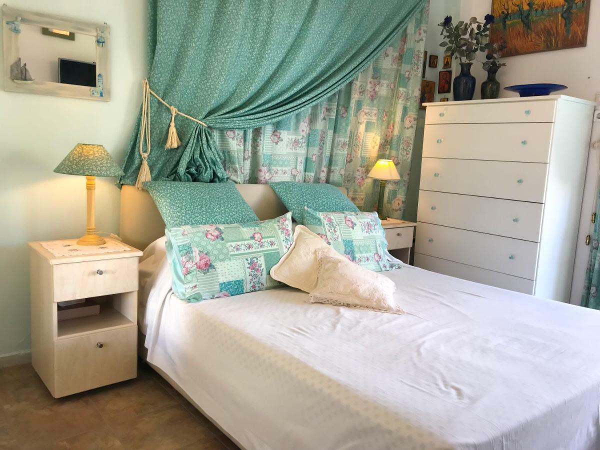 Kerry'S Cosy Apartment Vári Ngoại thất bức ảnh